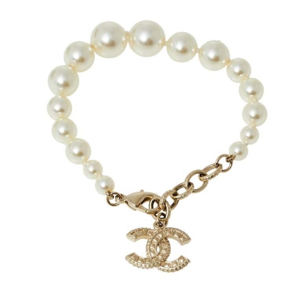 New!!! Authentic Chanel Cream Faux Pearl & Crystal CC Charm Gold HW Bracelet B20 - Picture 4 of 17